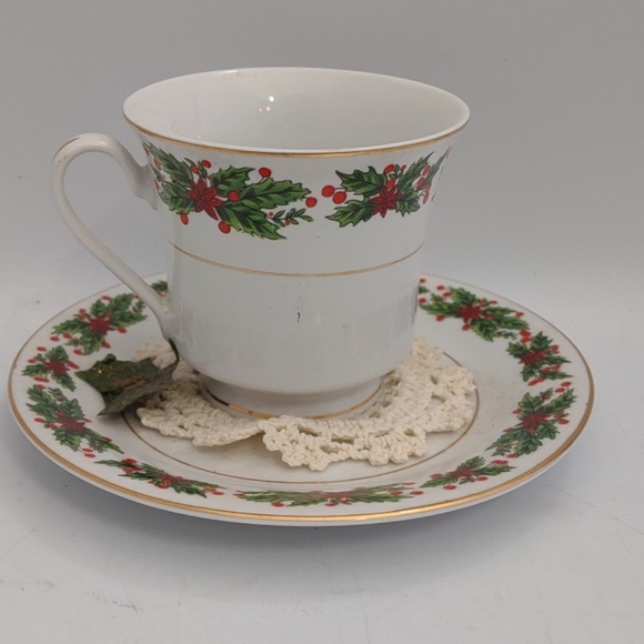 Fine China Christmas Poinsettia & Holy Berries 2 Teacup & Saucer Candle Holders - Picture 6 of 15